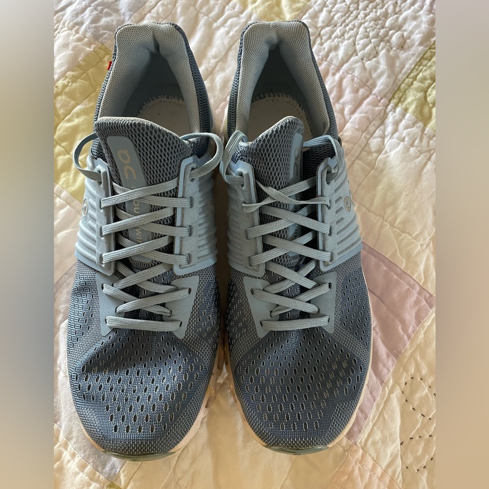 ON WOMENS SNEAKERS